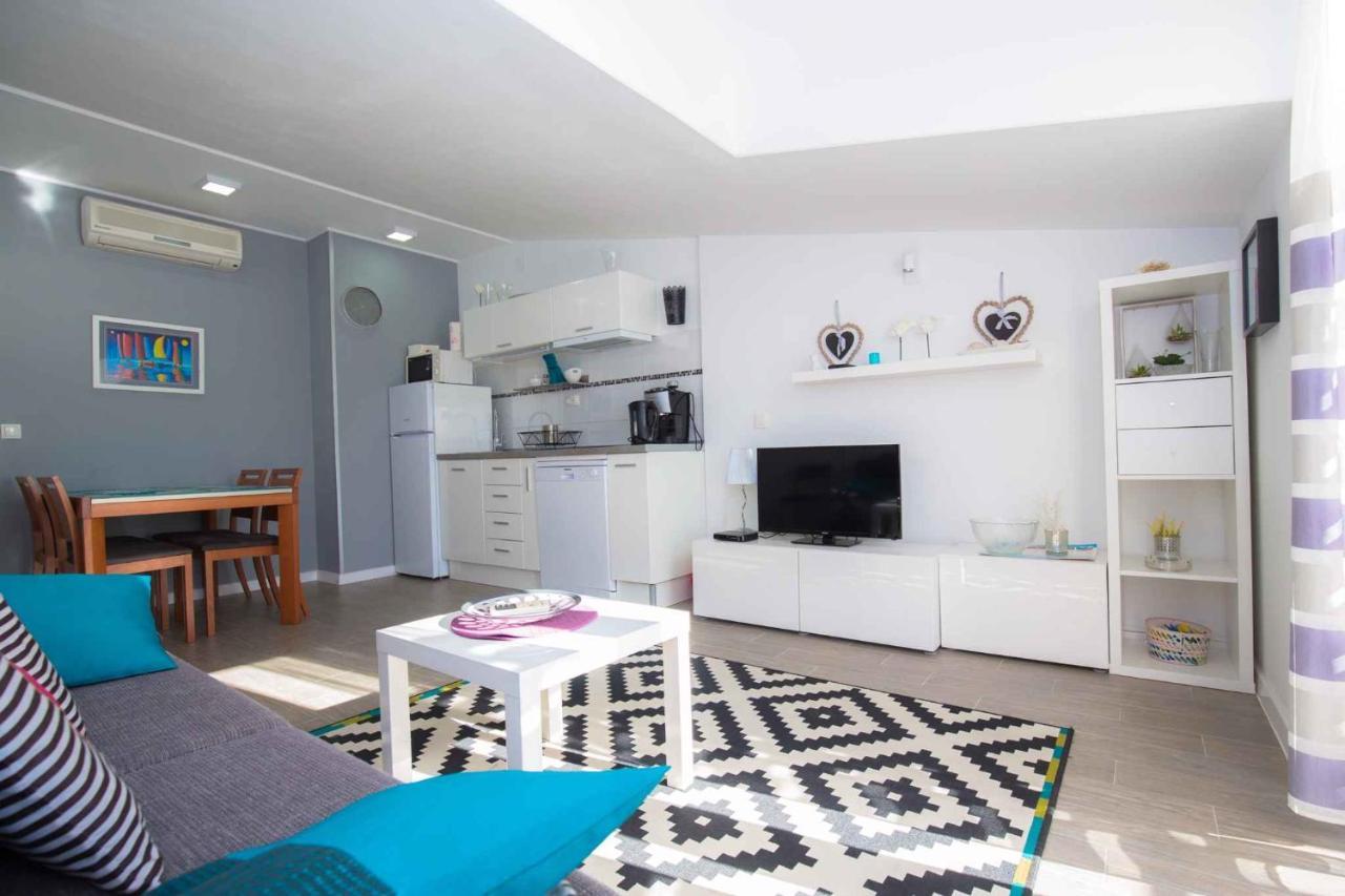 Apartments In Rogoznica 36019 외부 사진