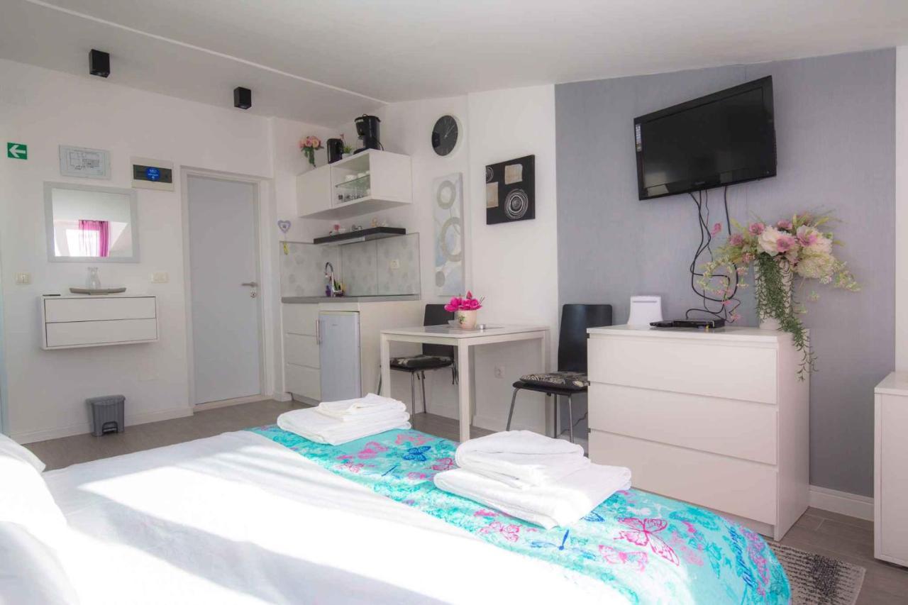 Apartments In Rogoznica 36019 외부 사진