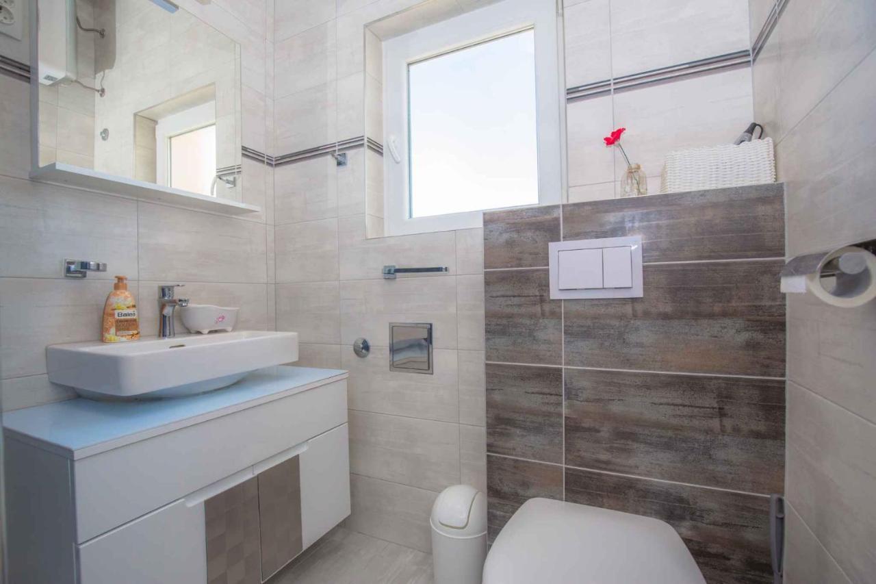 Apartments In Rogoznica 36019 외부 사진