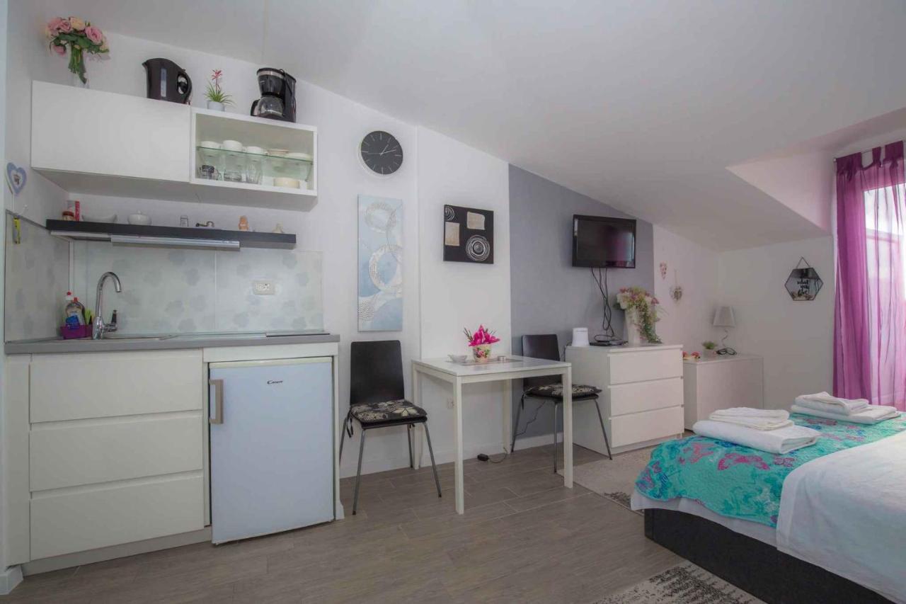 Apartments In Rogoznica 36019 외부 사진