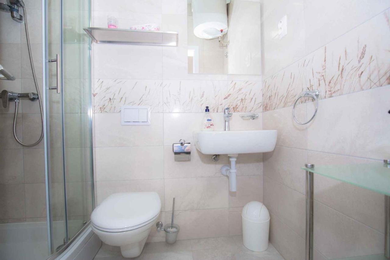 Apartments In Rogoznica 36019 외부 사진
