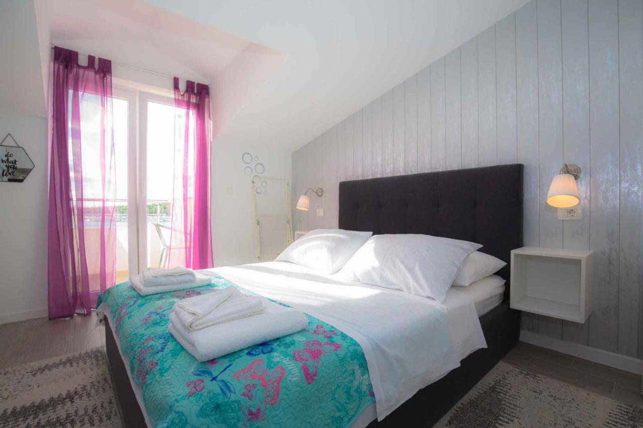 Apartments In Rogoznica 36019 외부 사진